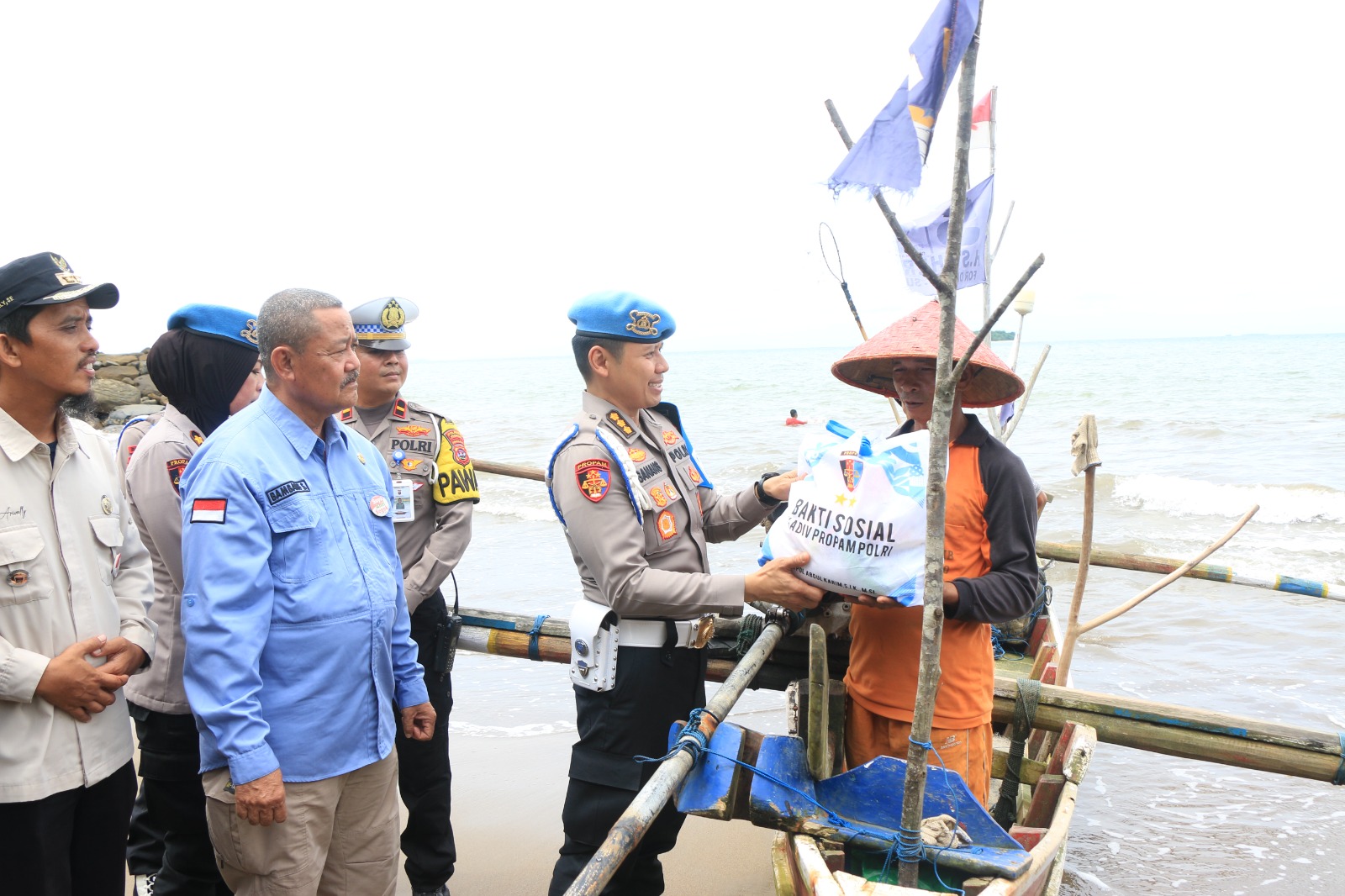 Divpropam Polri Gelar Bakti Sosial di Wilayah Hukum Polda Sumbar