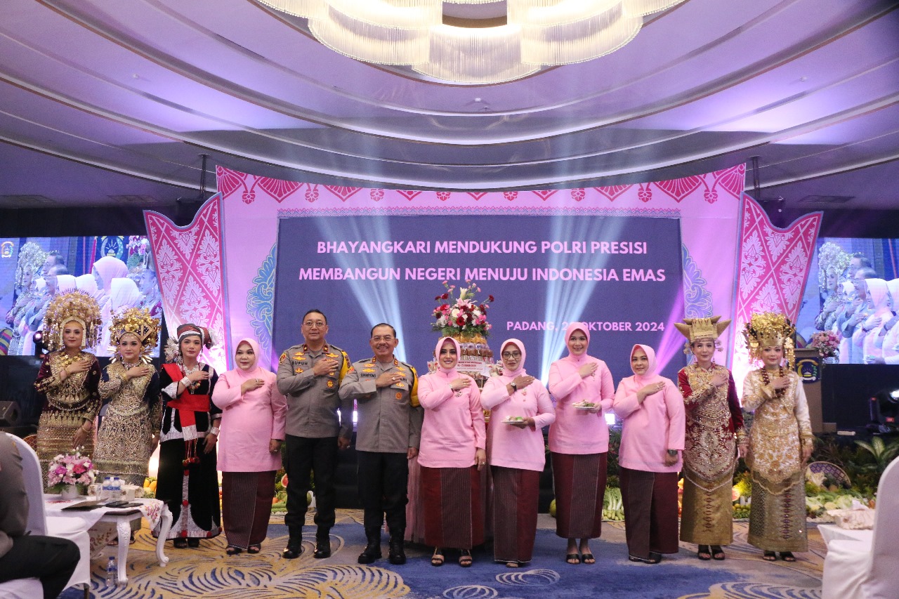 Kapolda Sumbar Hadiri Acara Puncak Hari Kesatuan Gerak Bhayangkari ke- 72