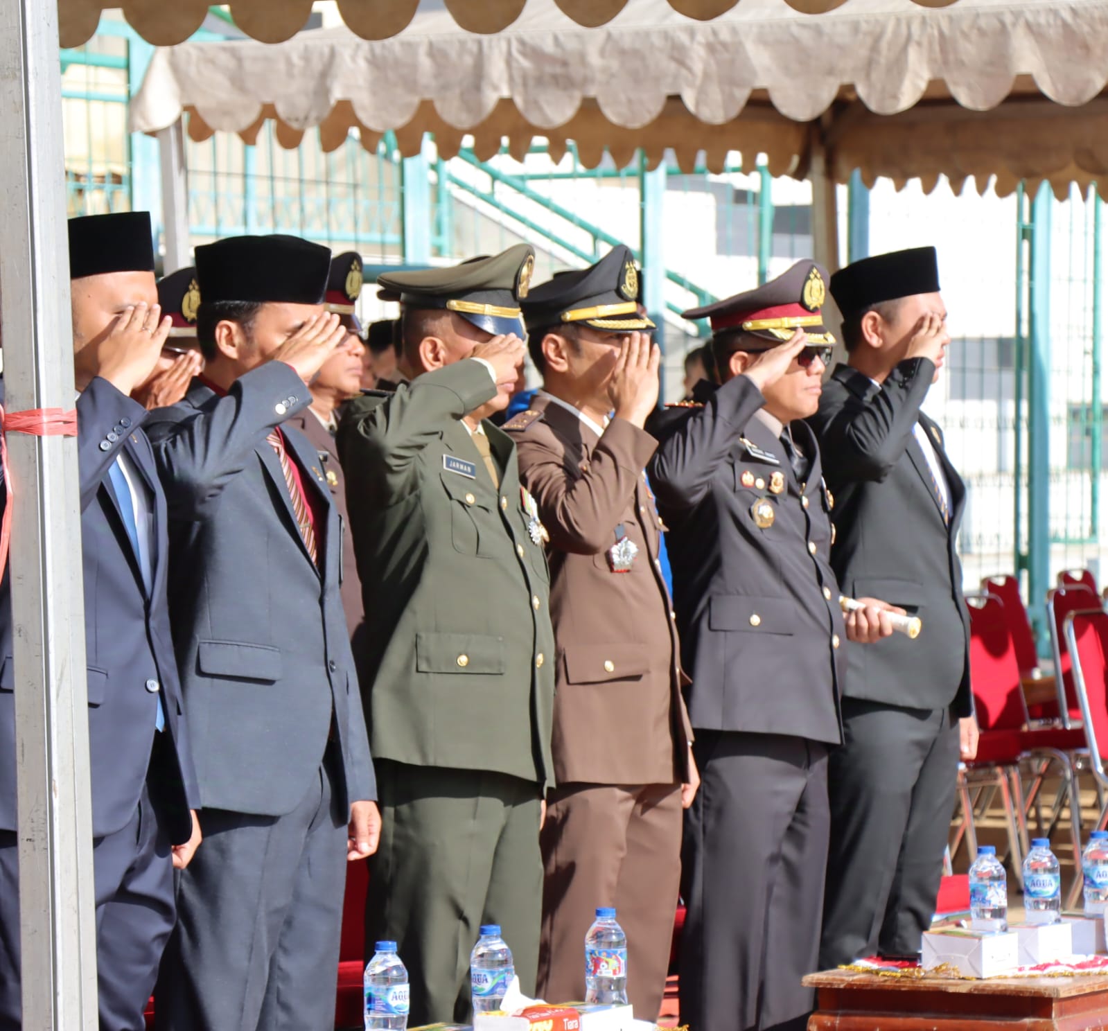 Kapolres Sijunjung mengikuti kegiatan Upacara Hari Sumpah Pemuda ke-96 tahun 2024 bersama Unsur Forkopimda di Lapangan M. Yamin Muaro Sijunjung