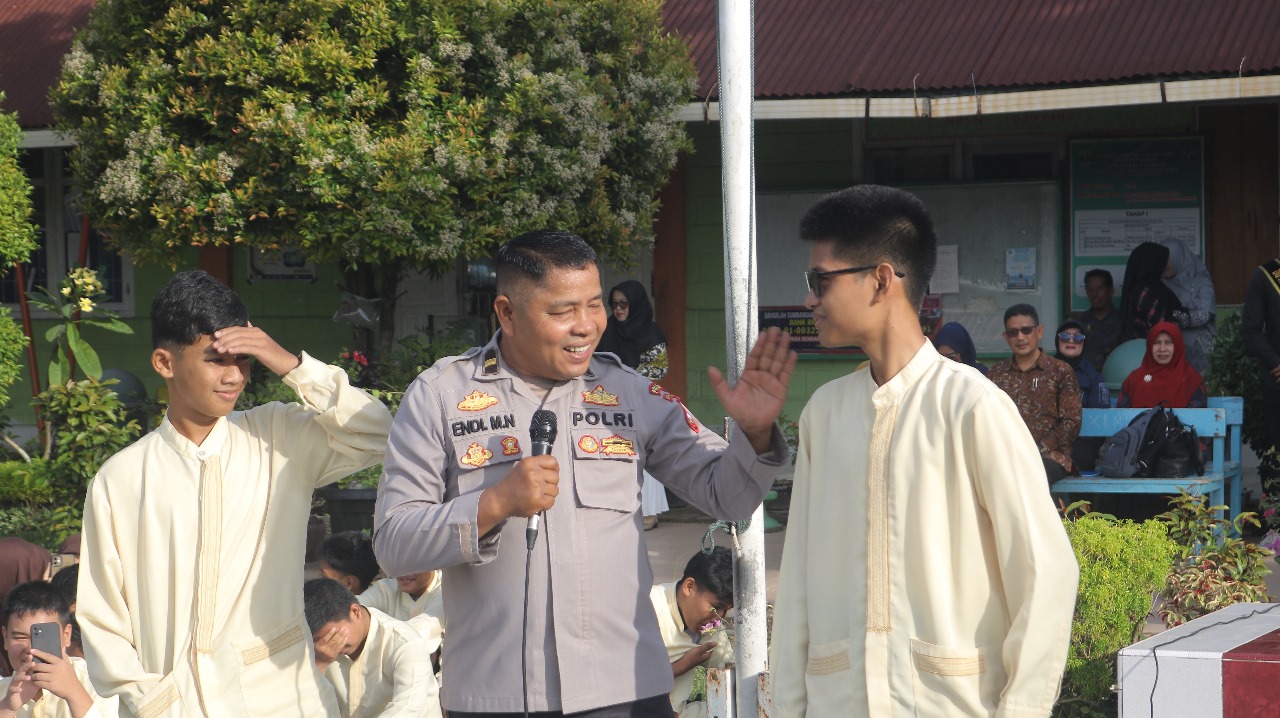 Bidhumas Polda Sumbar Gelar Sosialisasi Bijak Bermedia Sosial di SMA Negeri 2 Padang