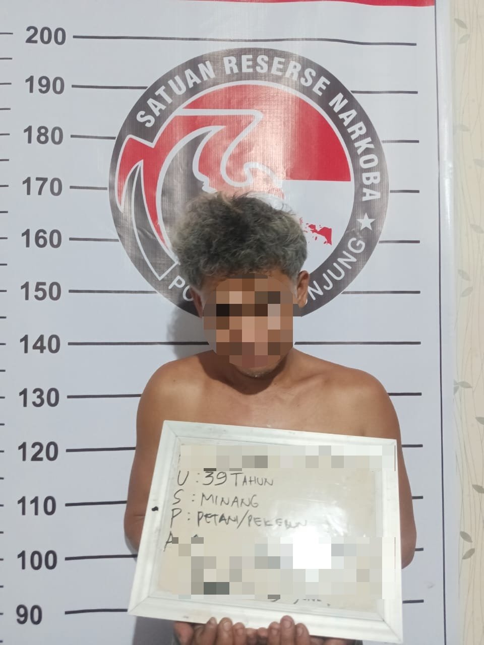 Satuan Reserse Narkoba Polres Sijunjung Tangkap Pelaku Tindak Pidana Narkotika Jenis Sabu. 