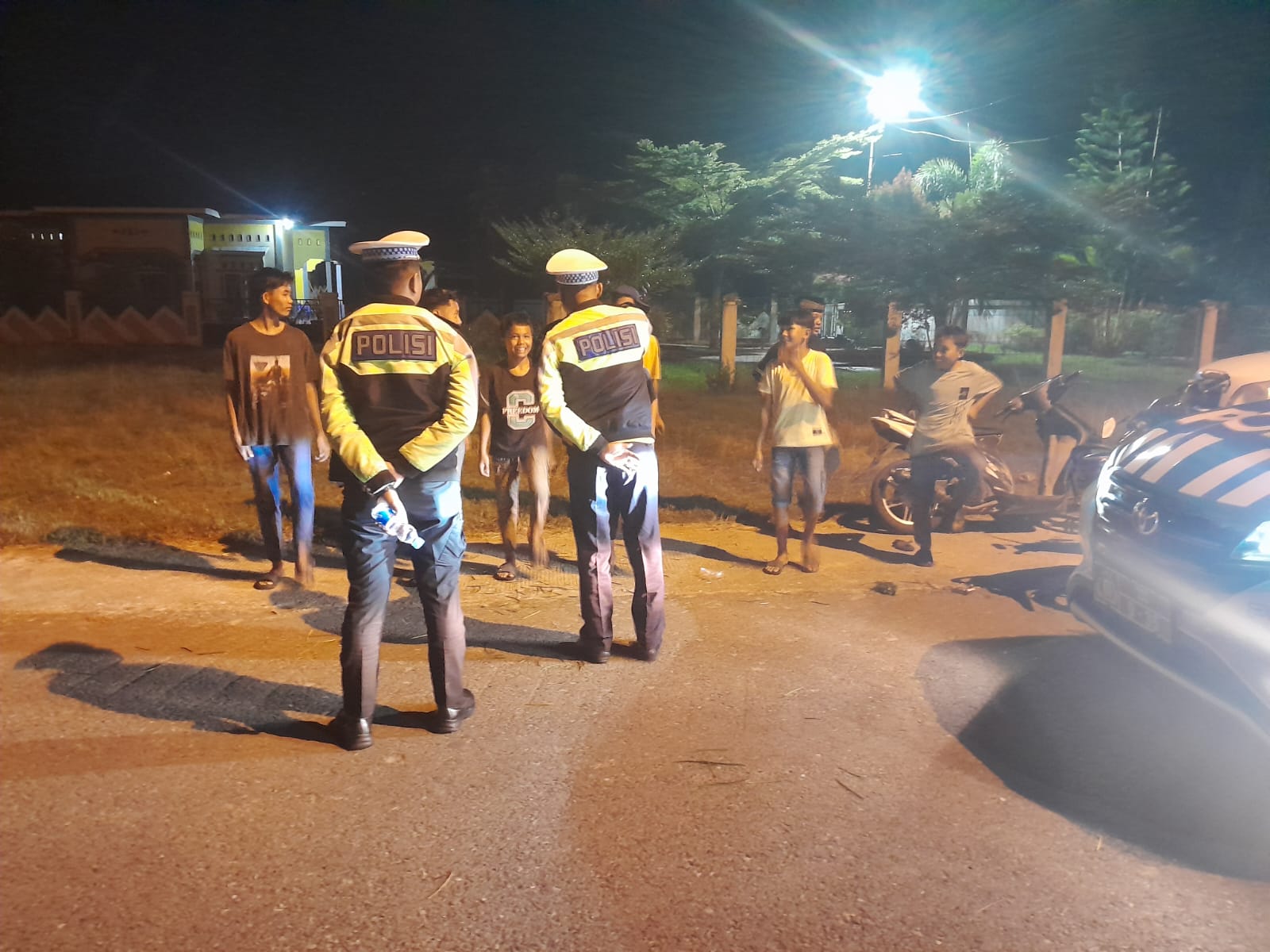 Cegah Premanisme, Balap Liar, dan Tawuran, Satuan Lalu Lintas Polres Sijunjung Laksanakan Blue Light Patrol