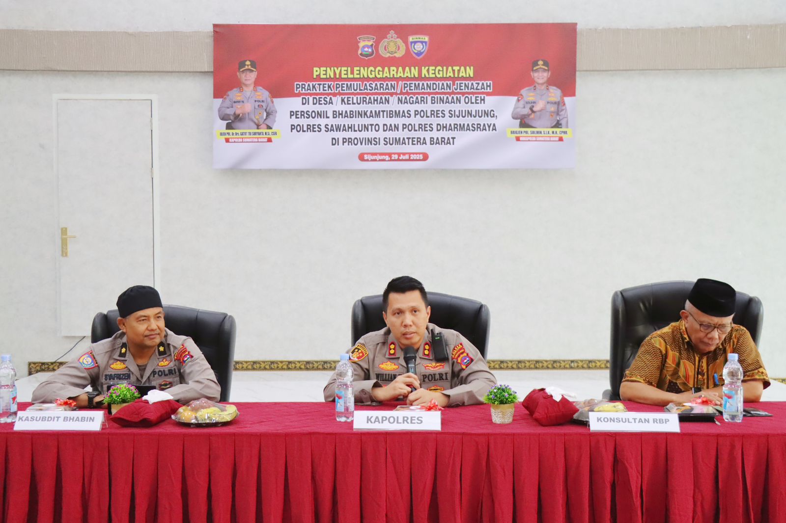 Kapolres Sijunjung Dampingi Tim Ditbinmas Polda Sumbar dalam Kegiatan Praktek Pemulasaran Jenazah bagi Personel Bhabinkamtibmas